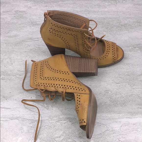 Altar'd State Shoes - 🌵ALTAR'D STATE Lazer Cutout Peep Toe Heels